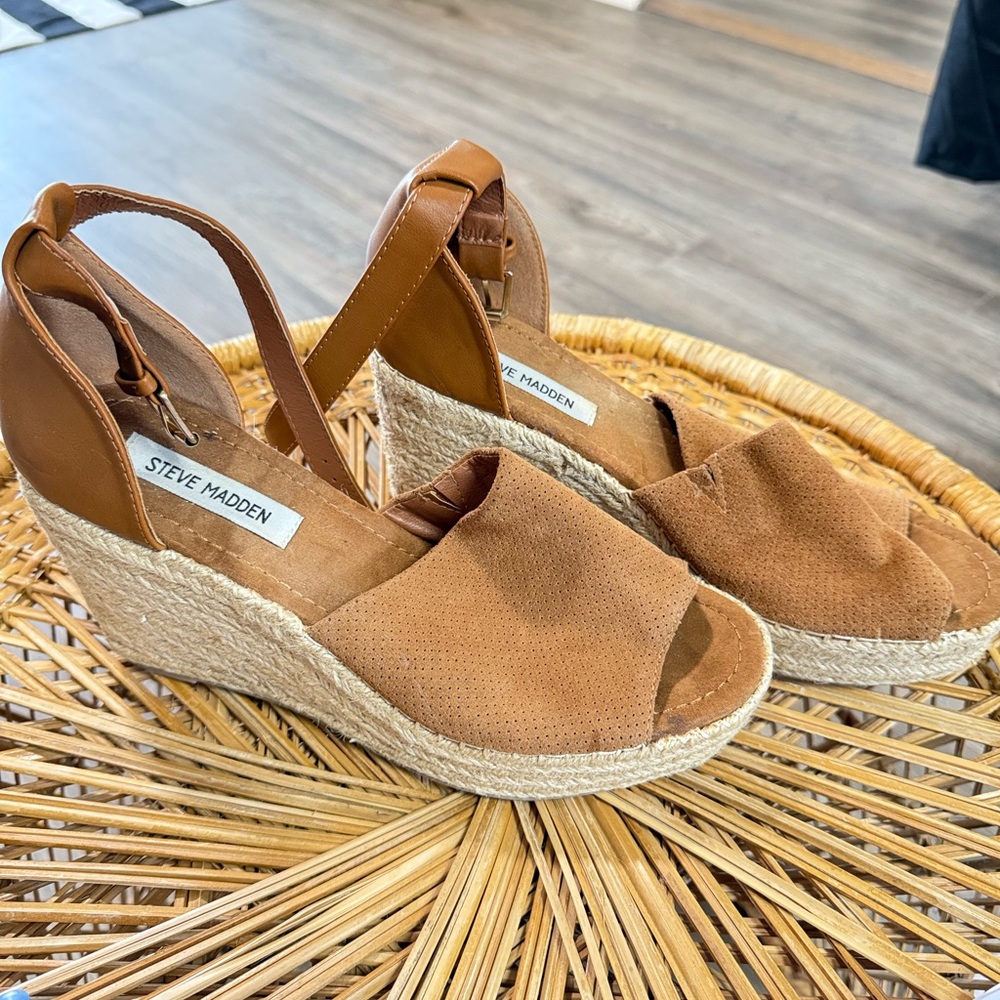 Steve Madden Women's Tan Wedge Sandals